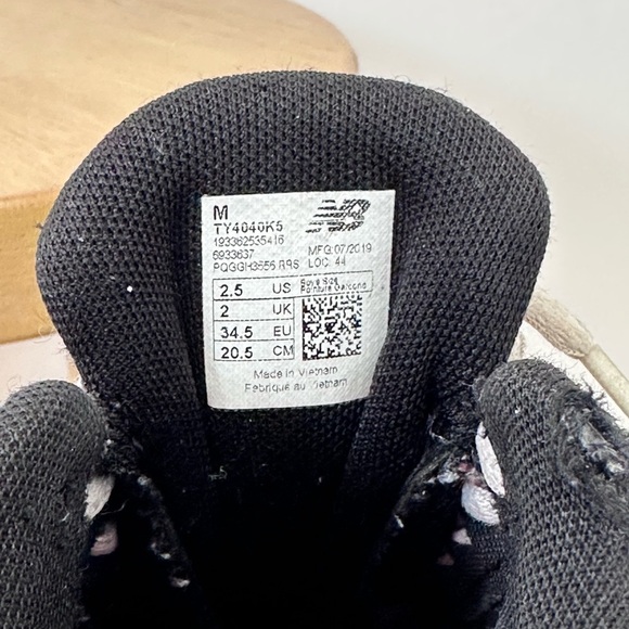 New Balance Youth Turf Trainer Black Baseball Shoes (TY4040K5) - Size 2.5 - Picture 10 of 14